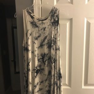 Black and white tye dye tunic dress